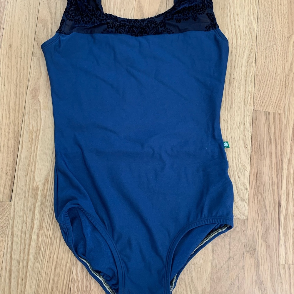 Gently worn navy blue Luckyleo 🍀 leotard size medium